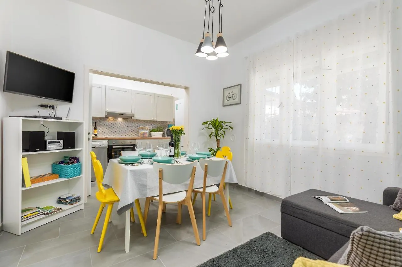 度假居 Lovely House With Garden Near City Centre 普拉