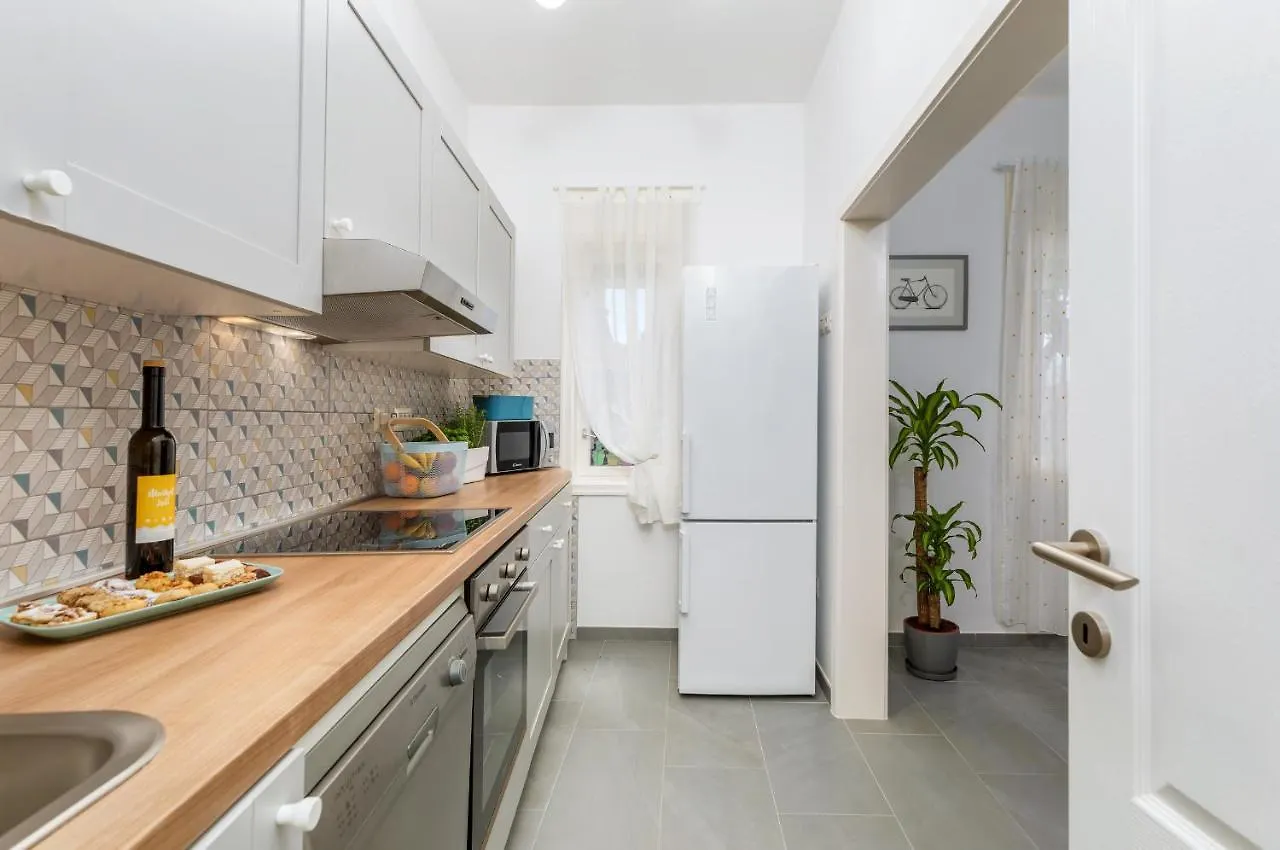 度假居 Lovely House With Garden Near City Centre 普拉 克罗地亚