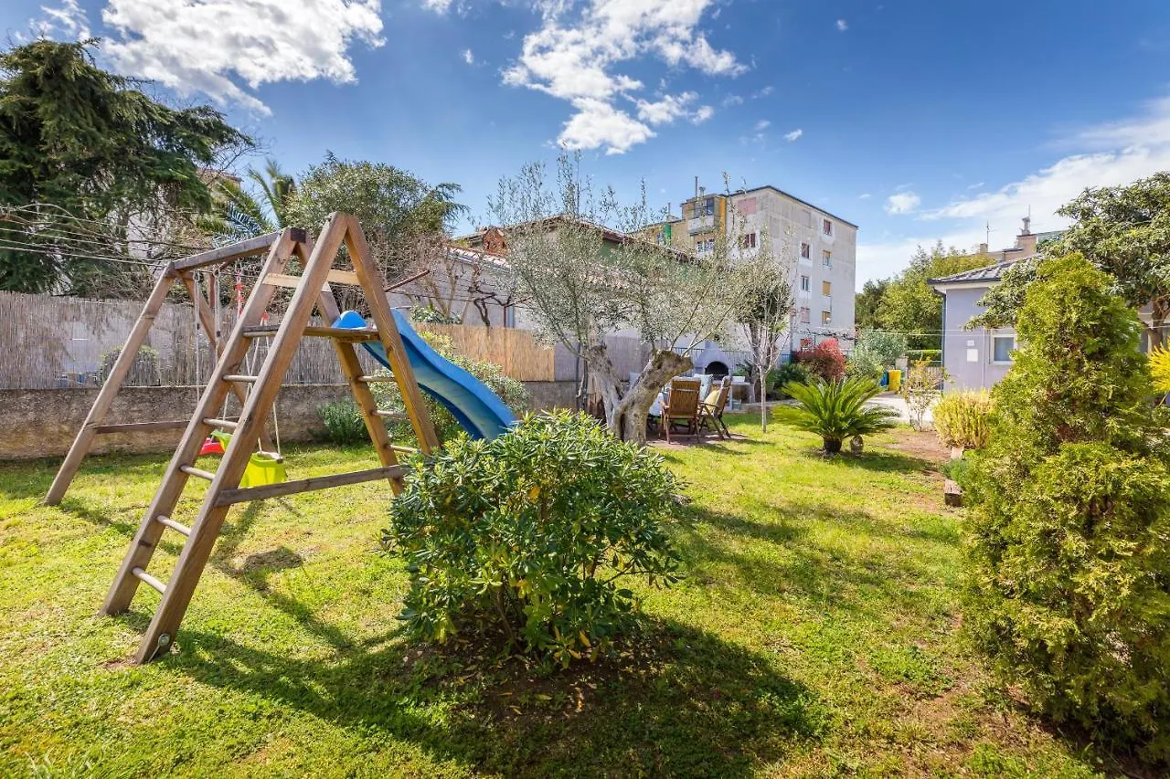 Lovely House With Garden Near City Centre 普拉 克罗地亚