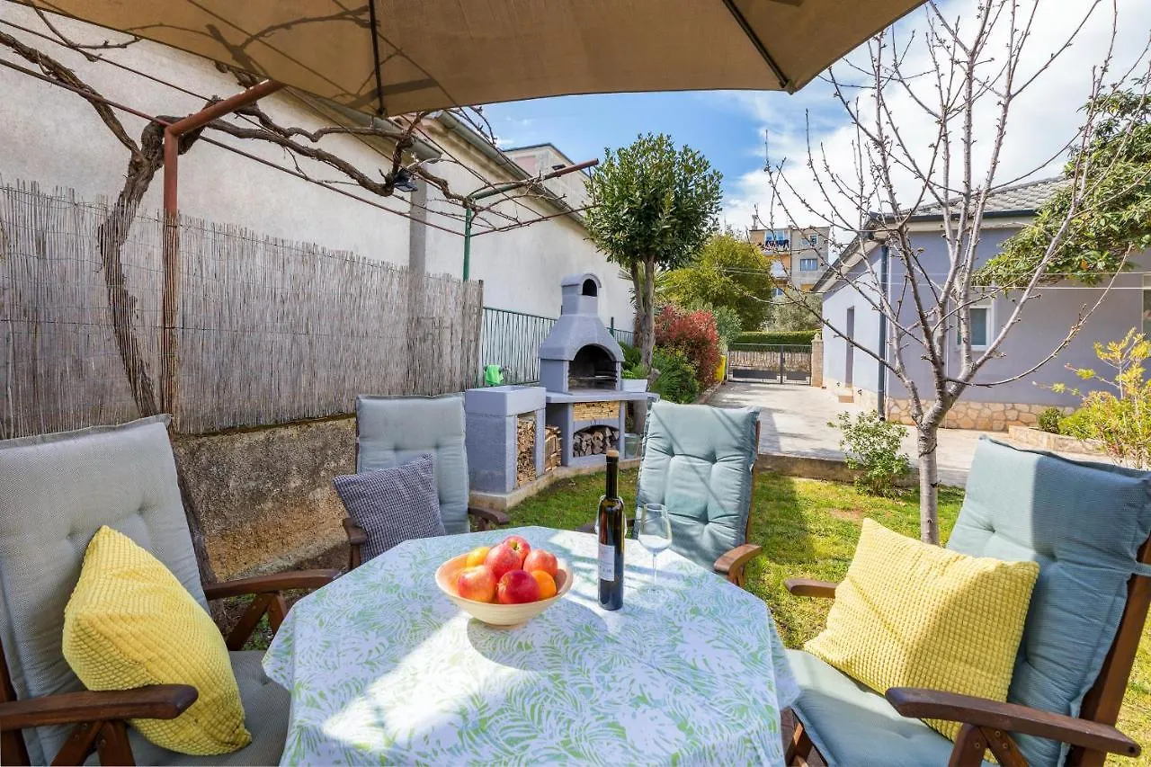 度假居 Lovely House With Garden Near City Centre 普拉 克罗地亚